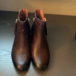 PIKOLINOS Dark Brown Ankle Boots Size 7 (37) Tassles on Zippers and gold detail